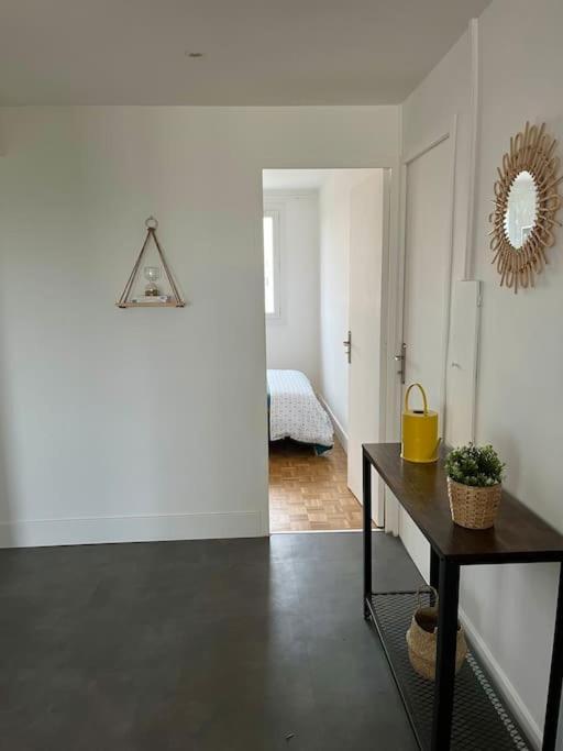 Chambre Privee Dans Un Appartement Partage Villeurbanne Luaran gambar